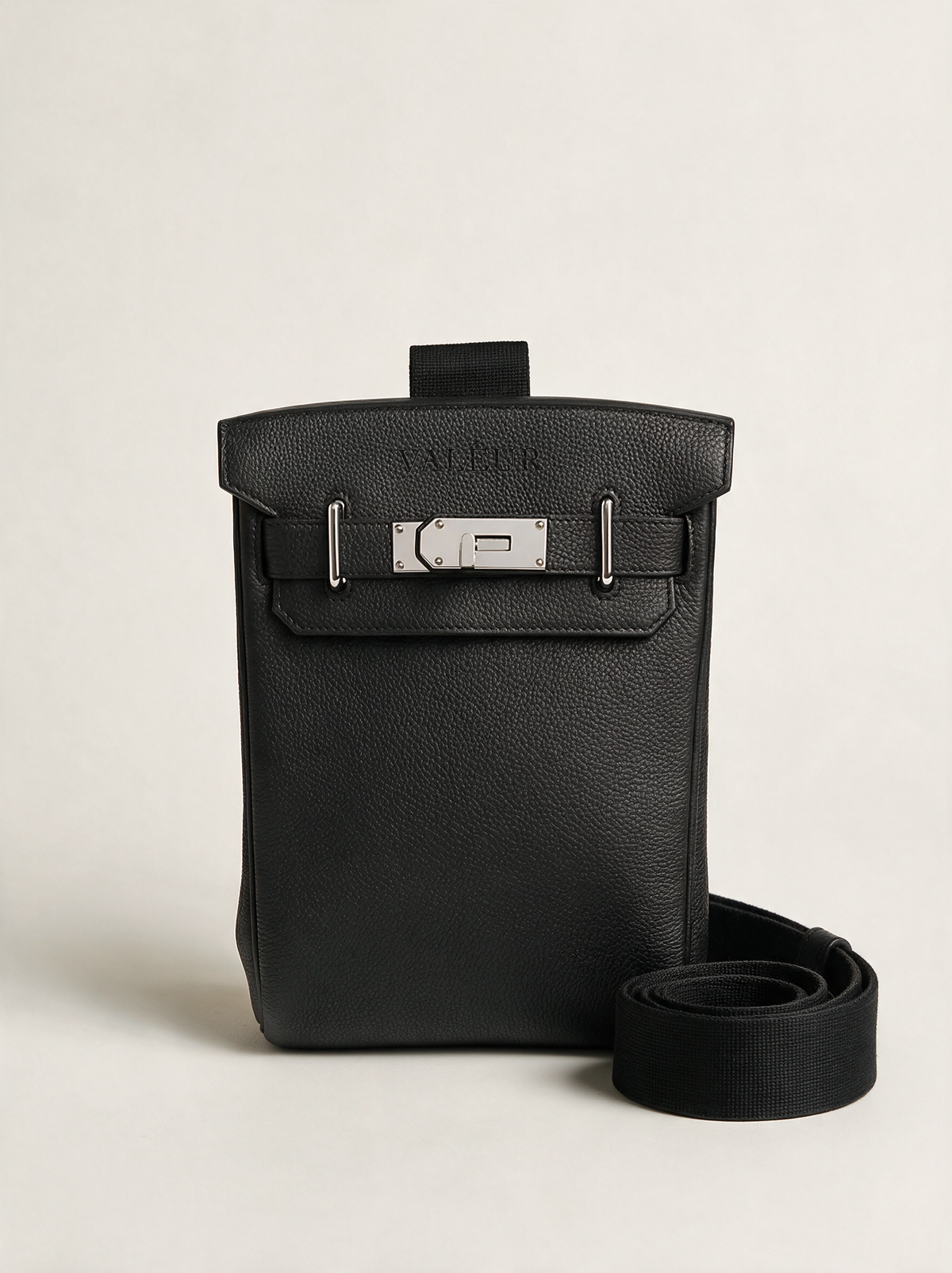 The Valèur Sling in Noir